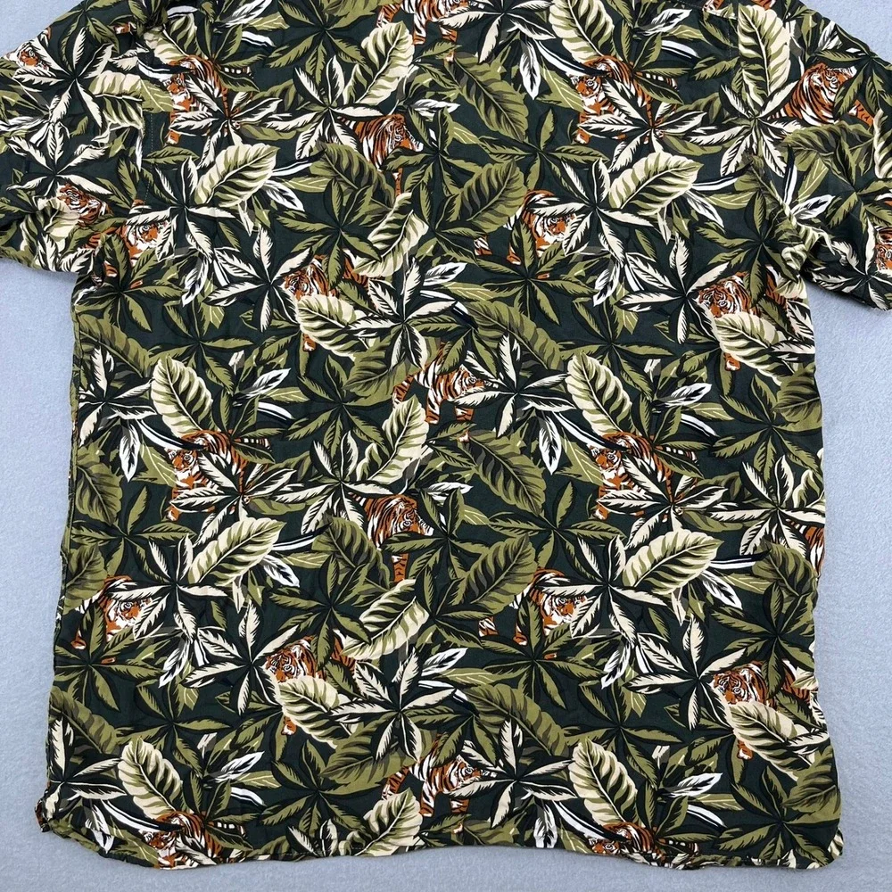 Banana Republic Mens Tiger Tropical Leaf Print Rayon Short Sleeve Shirt‎ Green L